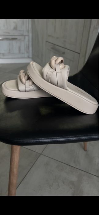 Шльопанці Braska