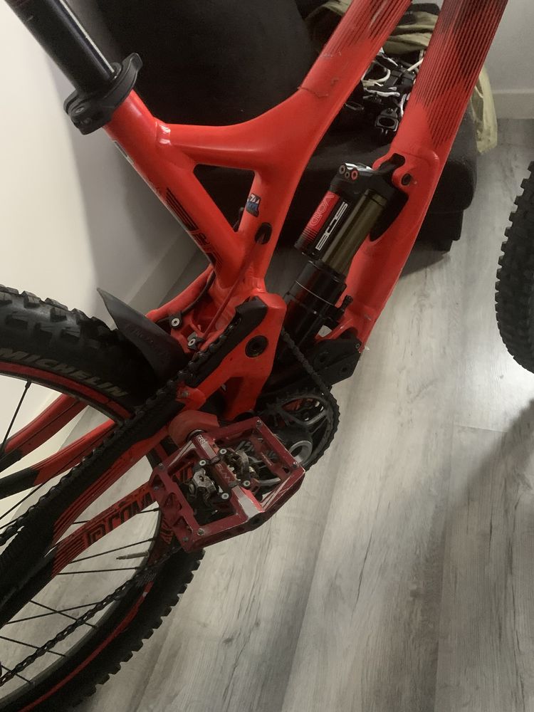 Commencal supreme v4 27.5 tamanho L