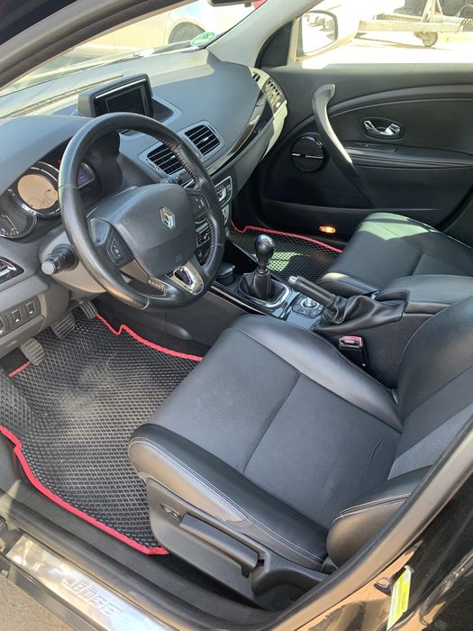 Економне авто Меган 2013 Bose