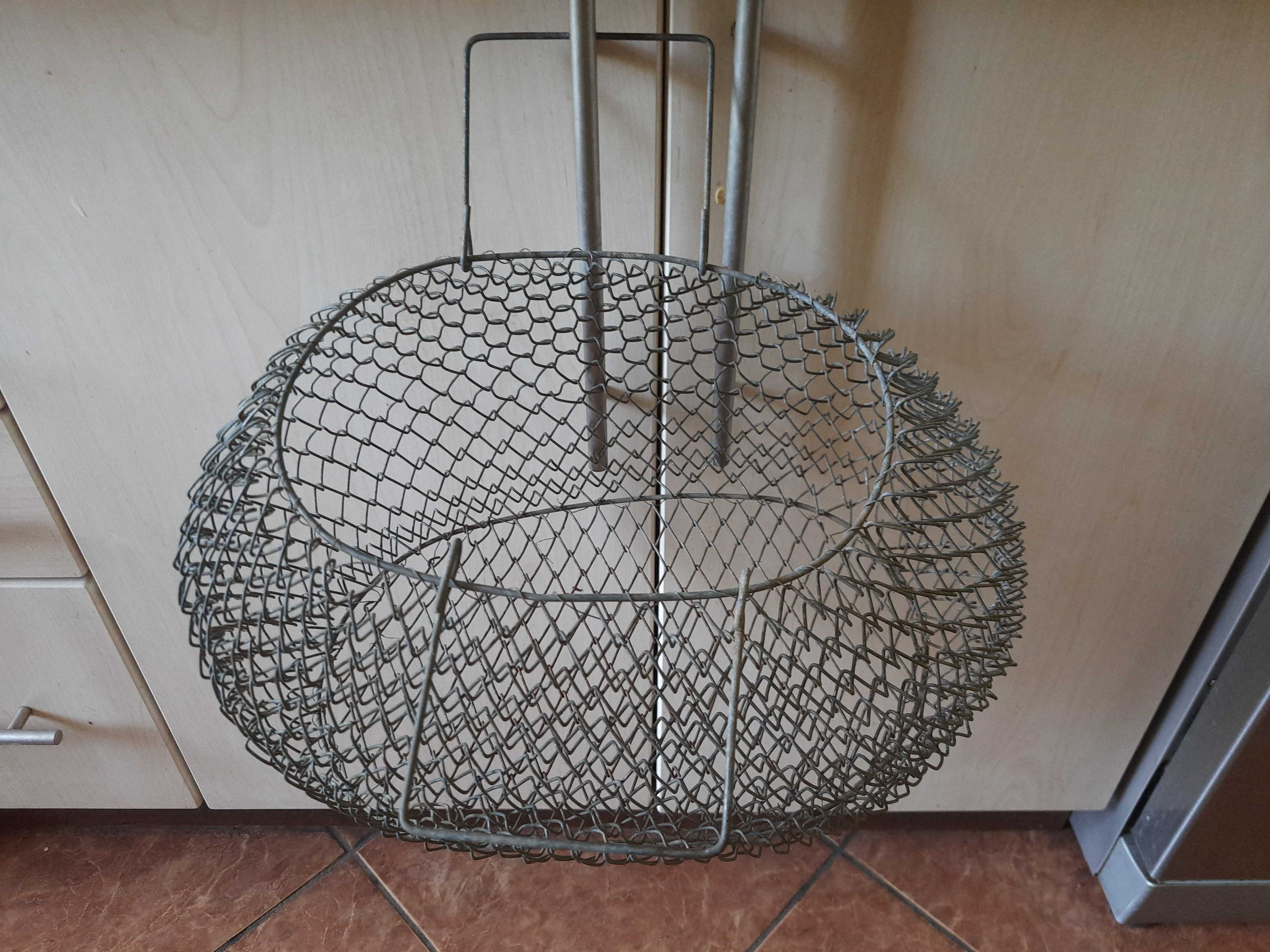 Metalowy, druciany sadzyk, kosz na ryby, retro, PRL