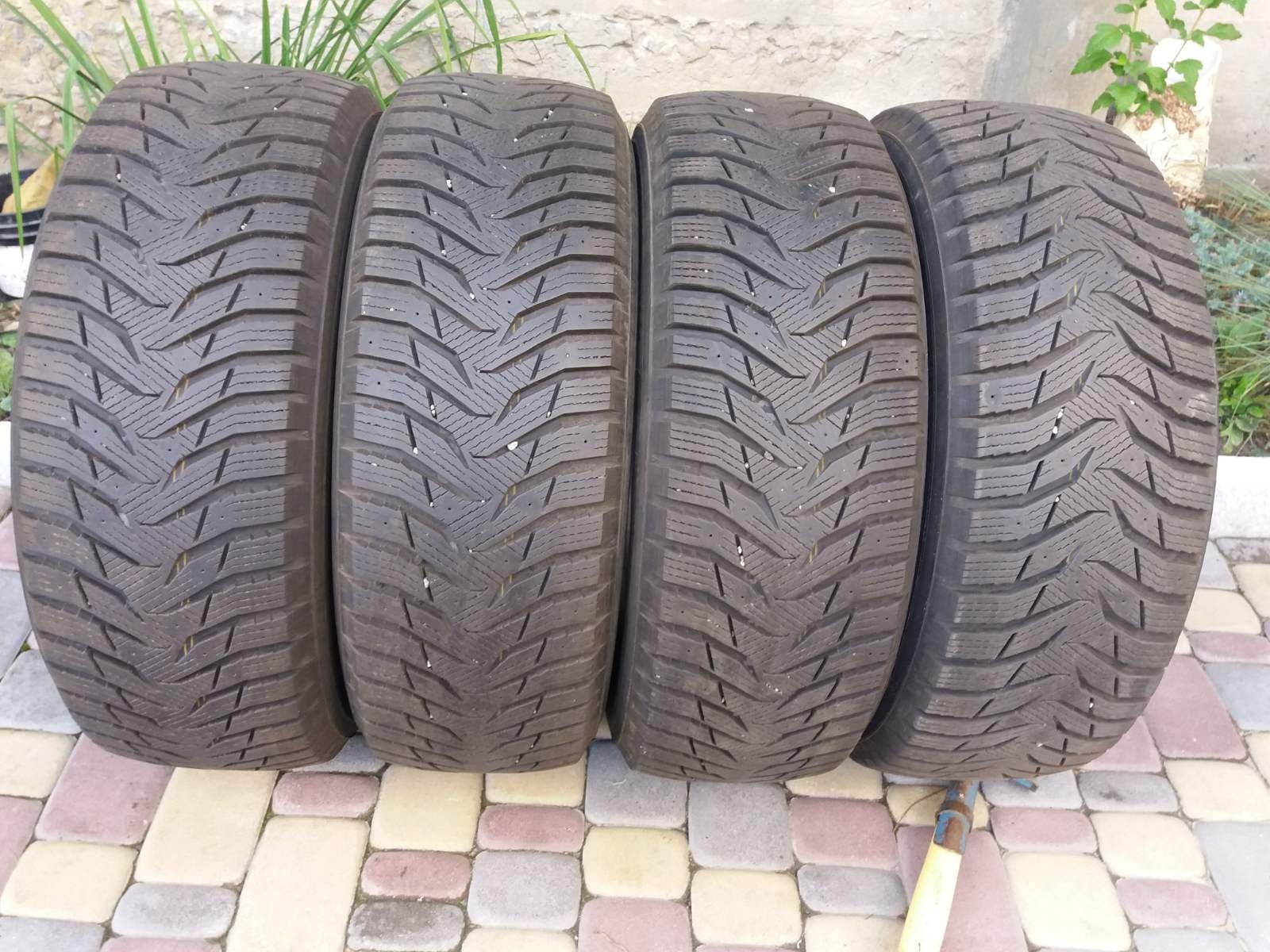 Шины зима kumho wintercraft 235/55 r18 9ми 2819год