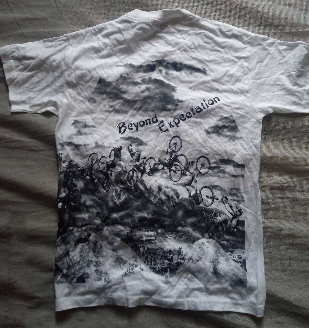 футболка с велосипедами " Beyond Expectation
