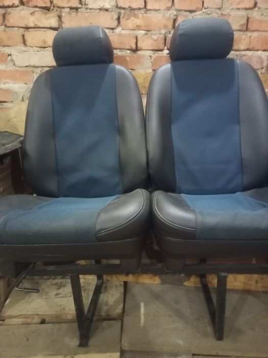 Сідушки на авто в гарному стані