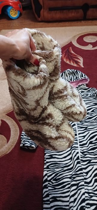 Кігурумі і м'які тапці на дівчинку