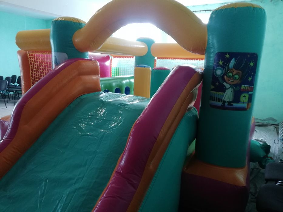 Виїздні атракціони на свято, оренда прокат батутів, солодка вата попко