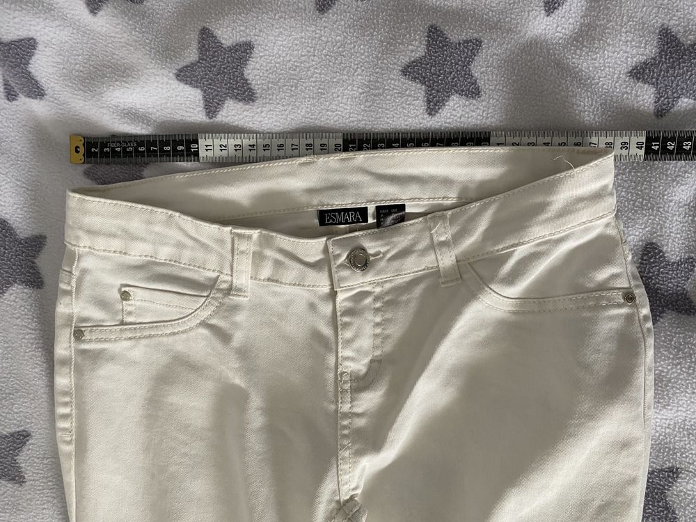 Białe jeansy Esmara rozmiar S.