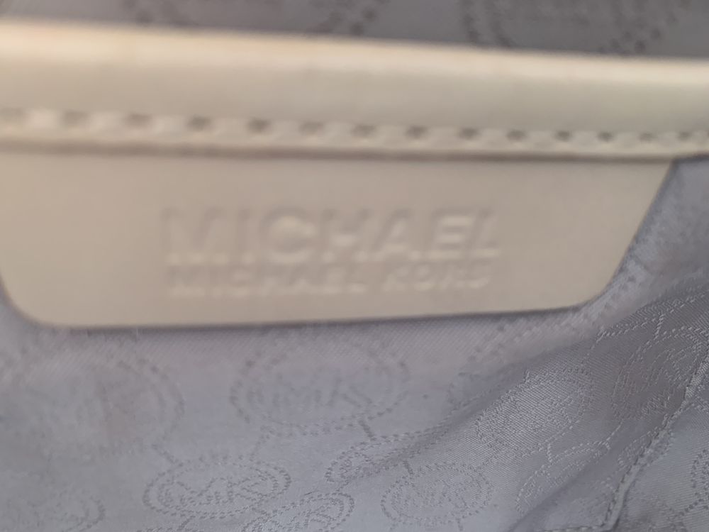 Mala Michael Kors