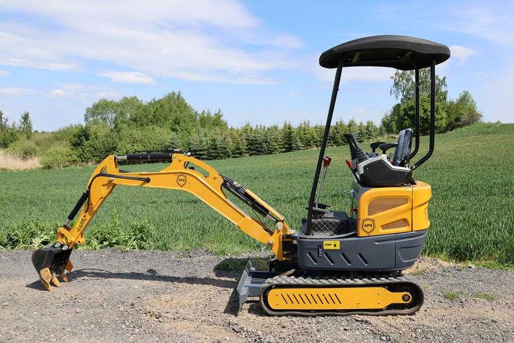 Minikoparka APS OKW 17 gąsienice 1,5 tony moc 18.5 Kw WYPRZEDAŻ 2024