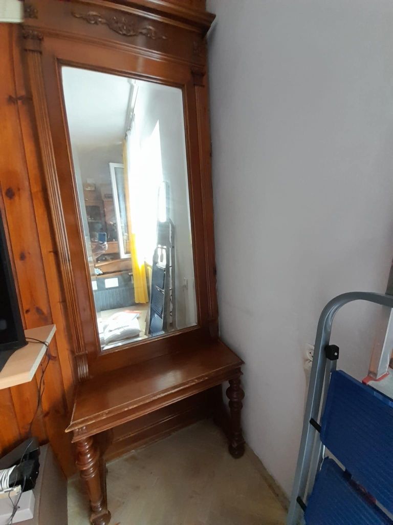 Tremo - mebel z lustrem
