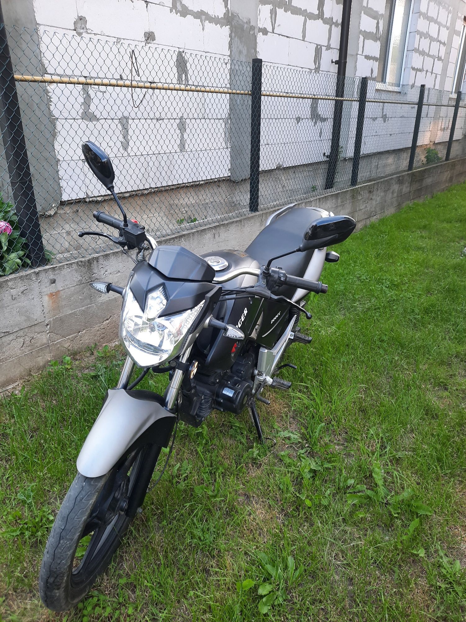 Мотоцикл Tiger 200