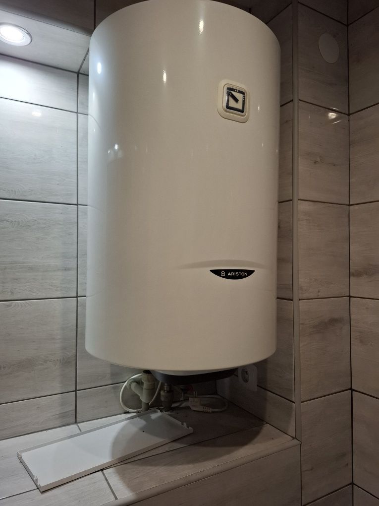 Bojler- Elektryczny podgrzewacz wody Ariston Blu1 Eco 50