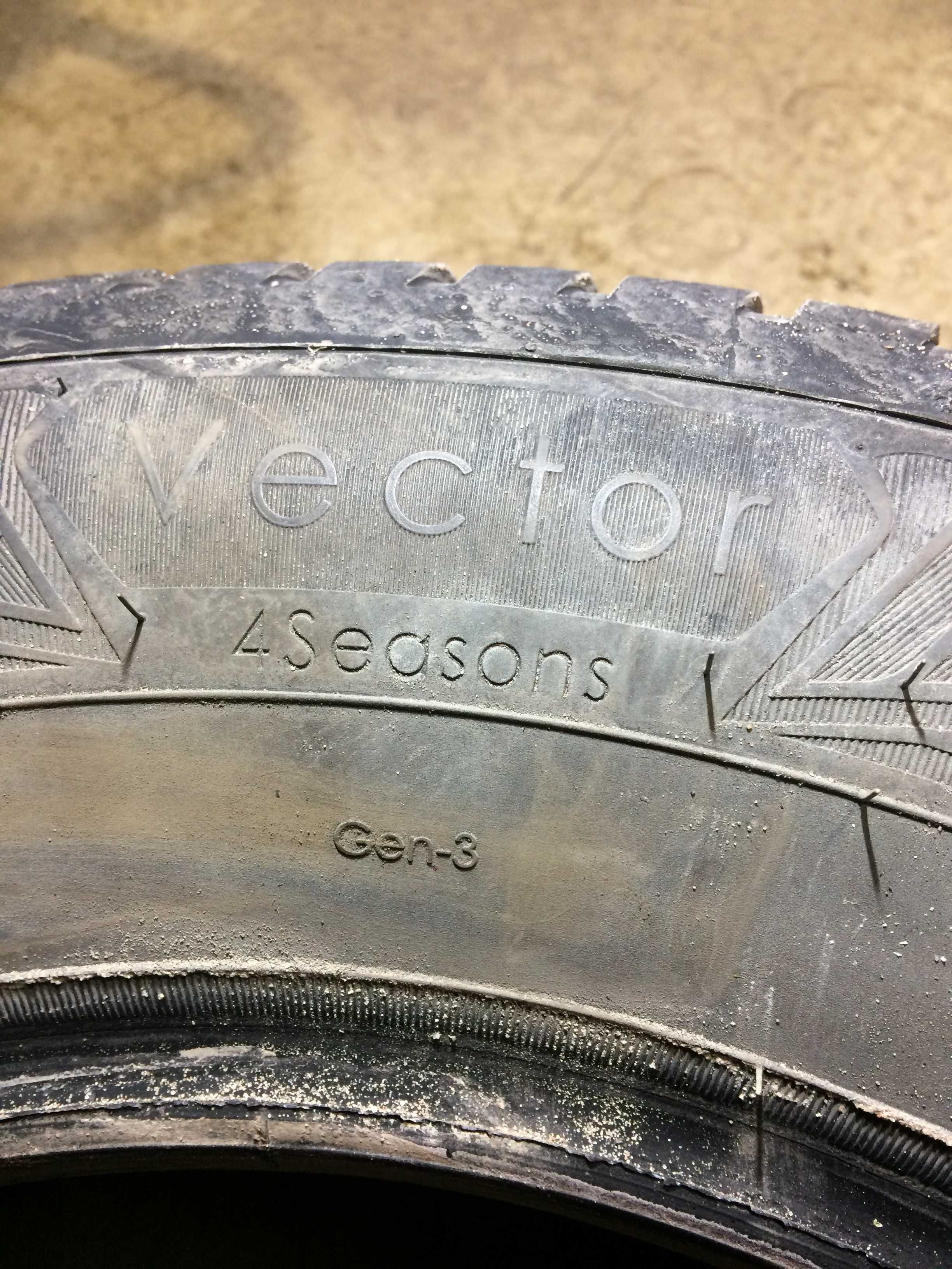 2szt opony całoroczne 215/65R16 GoodYear Vector 4Season Gen 3