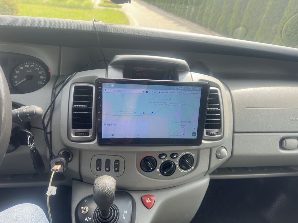 Opel  vivaro  trafic radio android google maps