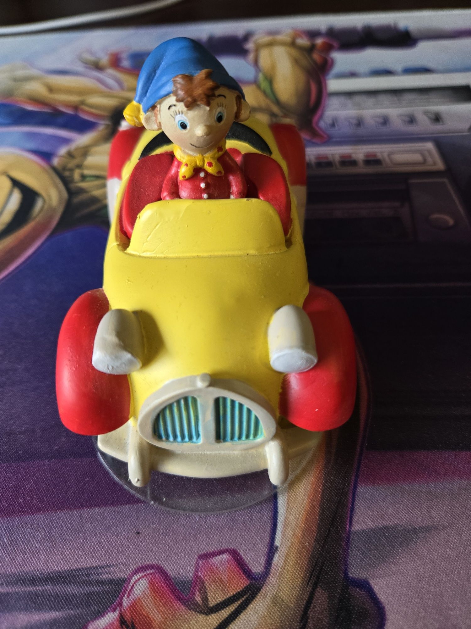Carro noddy para enfeitar bolo