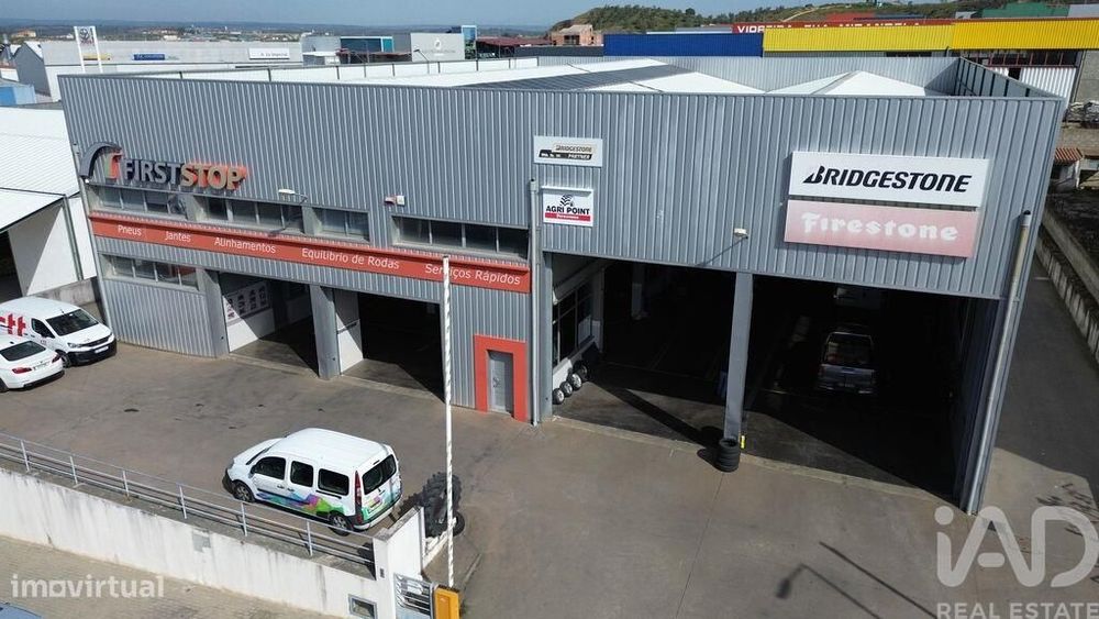 Armazém em Mirandela de 2123,00 m2