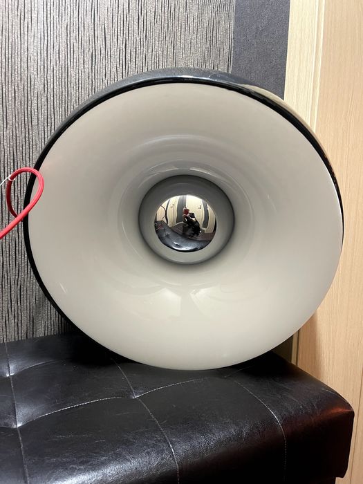 люстра чорного кольору диаметр 54 см,висота 1метр 20см