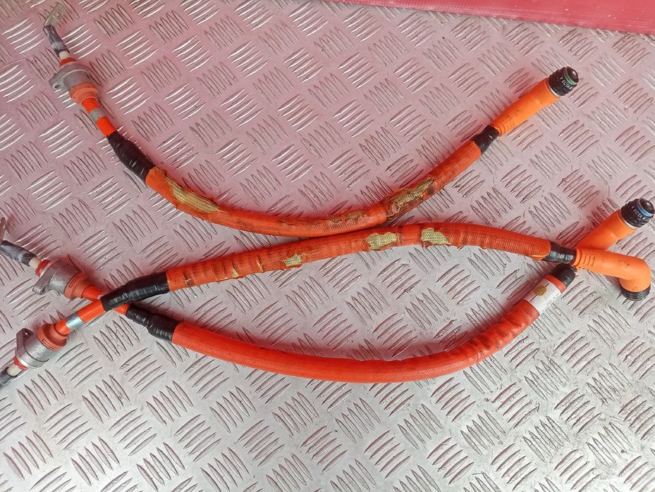 Джгут високовольтних проводів тягового електродвигуна Touareg NF