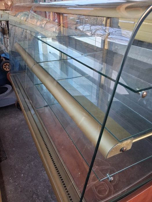 Холодильна вітрина робоча б.у в хорошому стані продам  18400