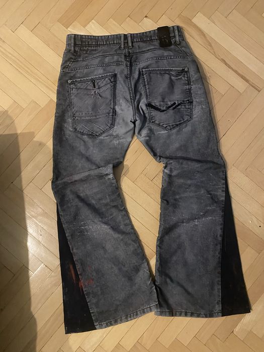 кастомные flared джинсы