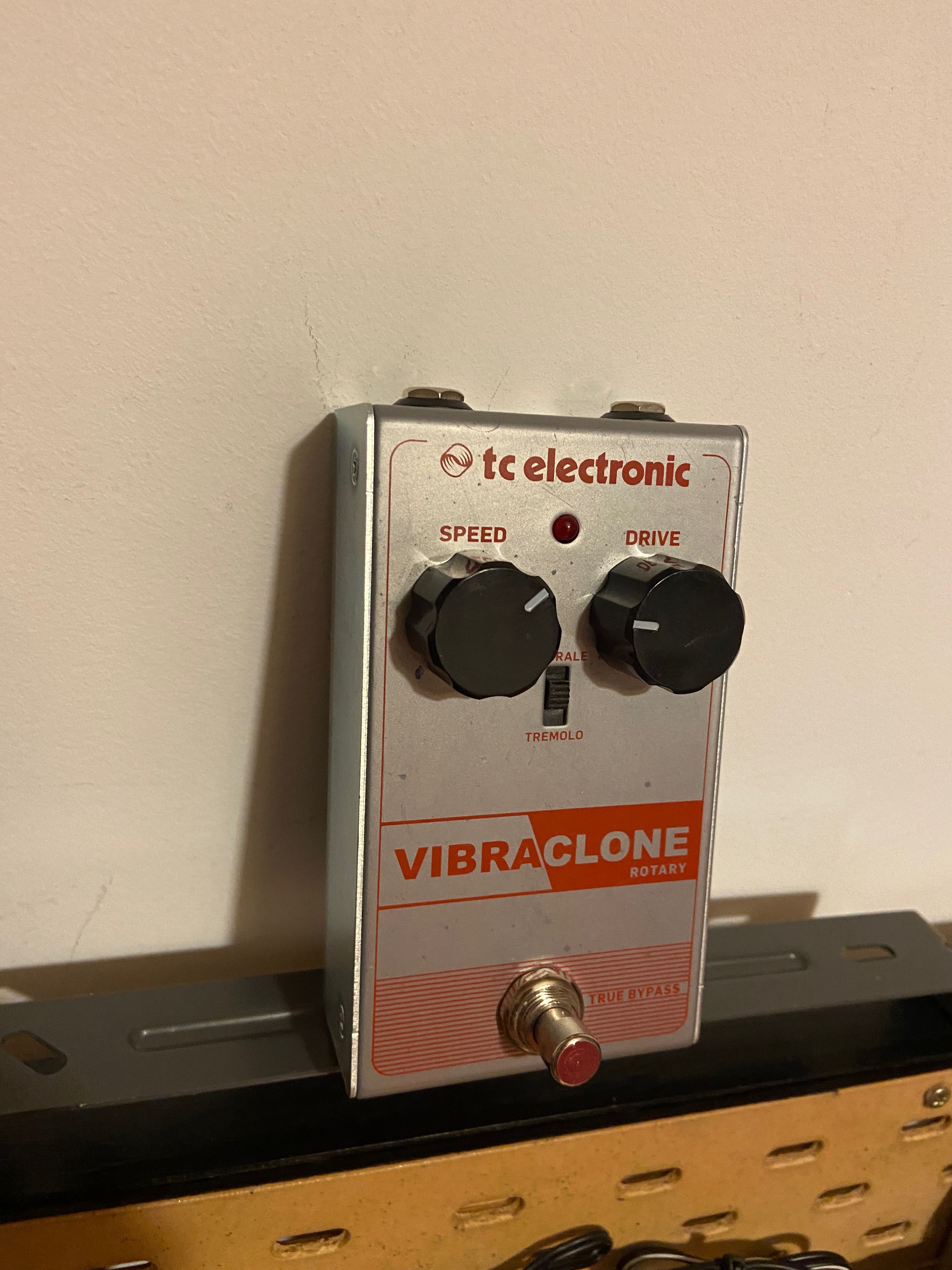 TC ELECTRONIC vibra clone
