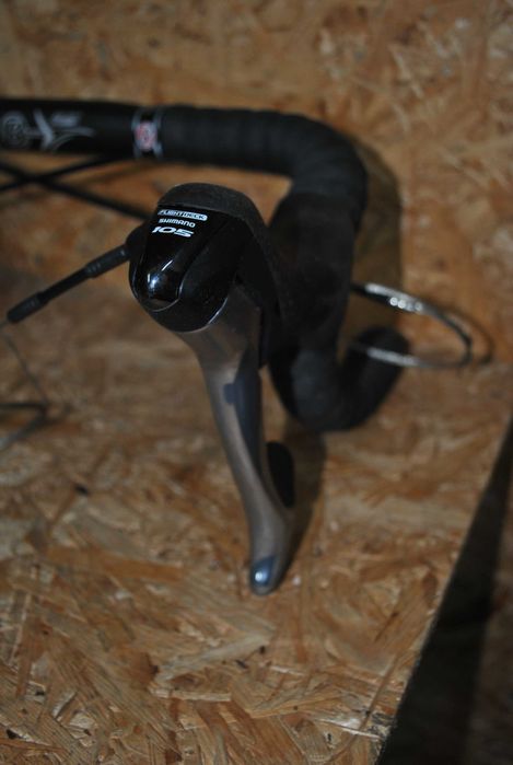 Zestaw kokpit Shimano 105 ST-5600 klamkomanetki 2x10s Bontrager Select