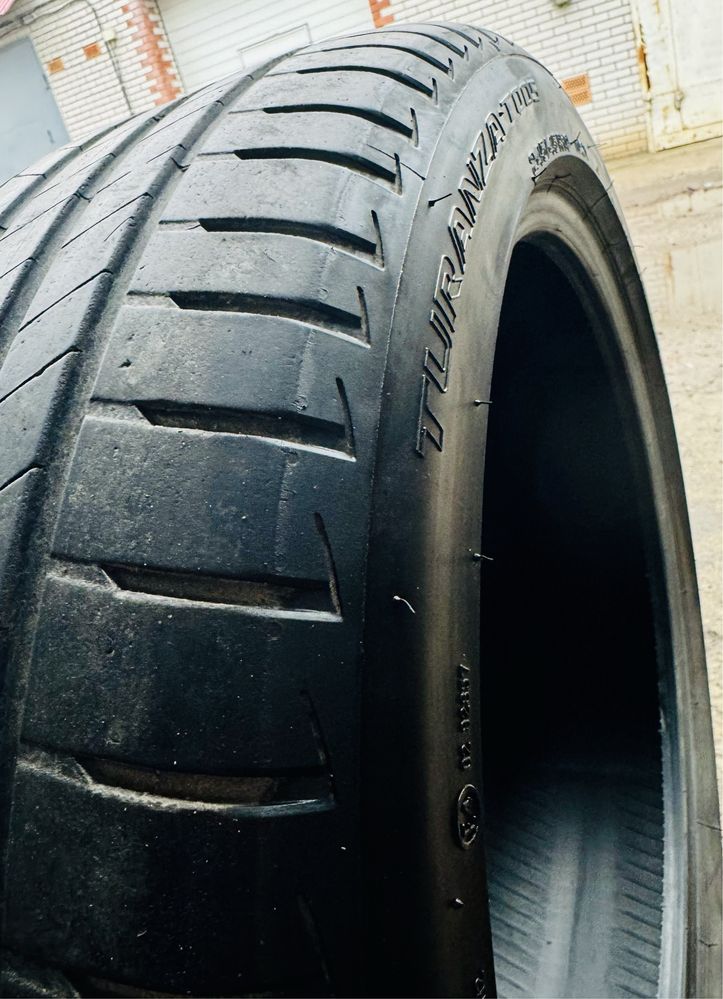 Продам комплект літніх шин Bridgestone Turanza T005 245/45 R19 102Y XL