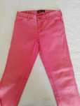 Calça Rosa, marca Sacoor Brothers