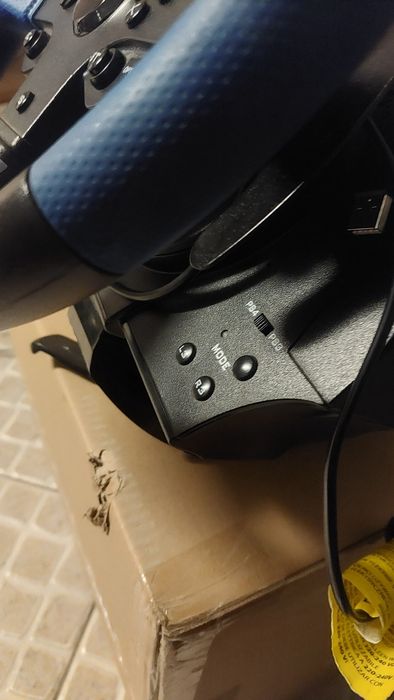 Volante Thrustmaster T150