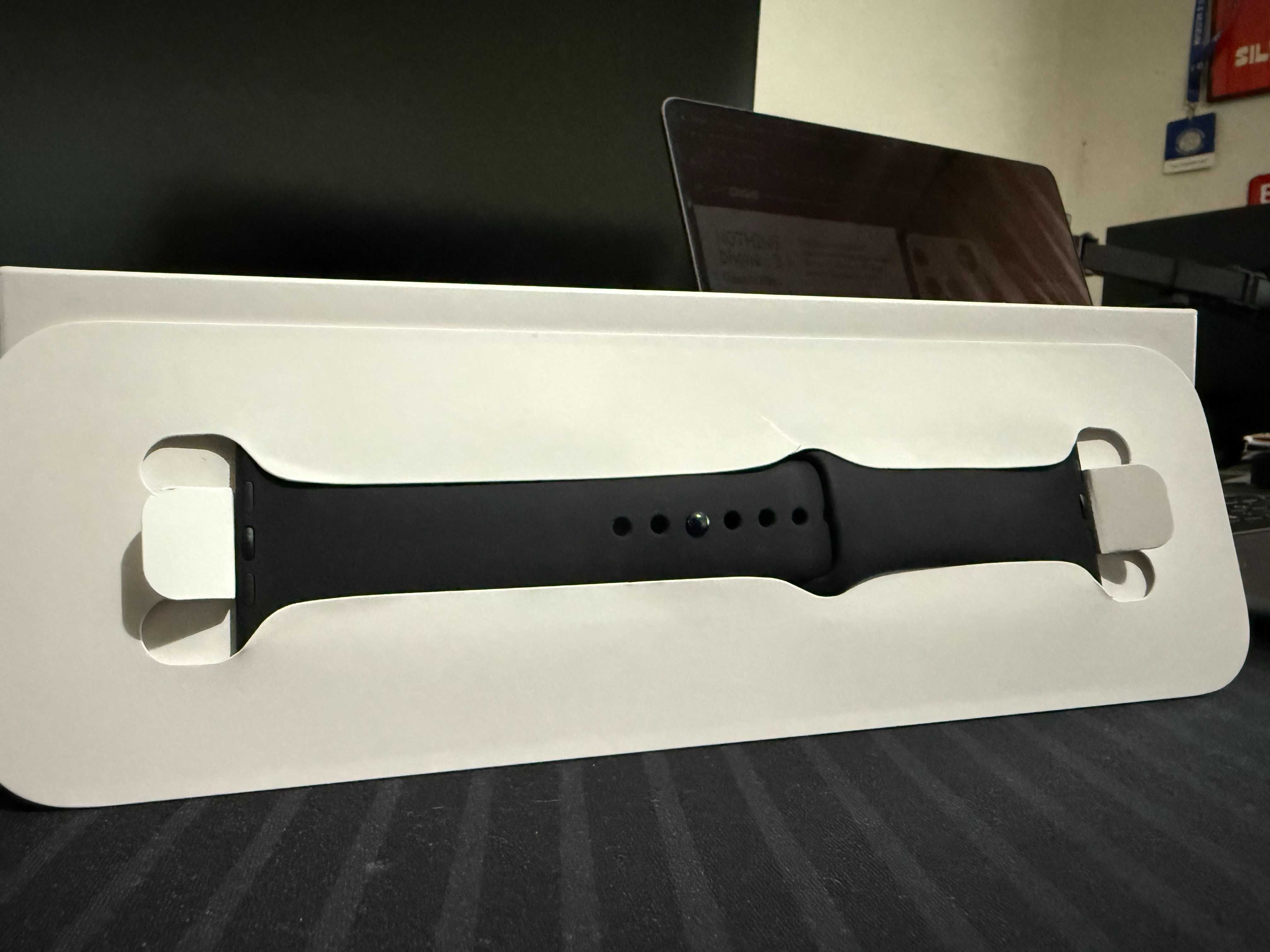 Apple Watch Series 10 GPS 46mm Alumínio Preto Brilhante