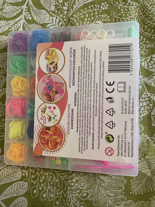 Zestaw gumek i koralików do tworzenia biżuterii
