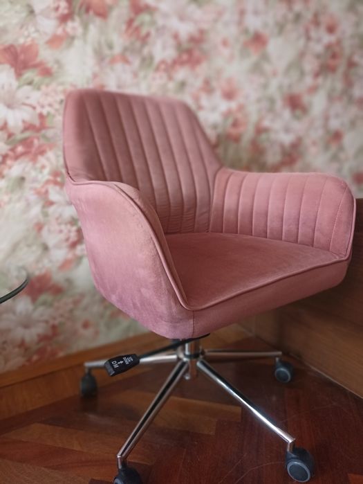 Крісло в чудовому стані