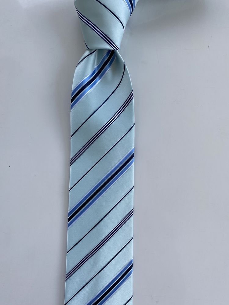 Krawat męski nowy 8,5 cm szerokość niebieski nie używany