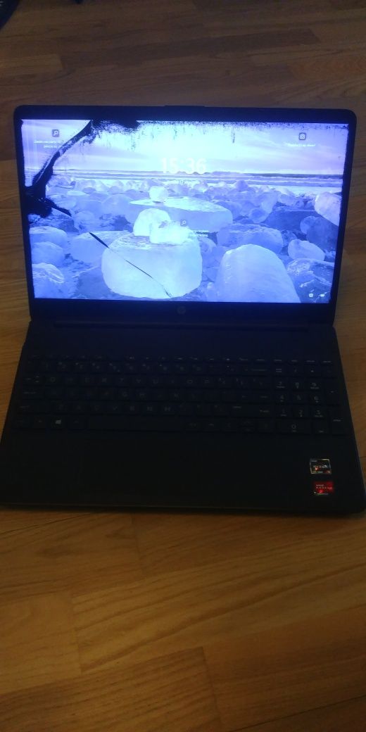 Laptop HP ryzen 5 4500u