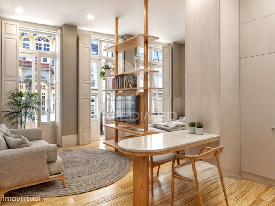 Apartamento T1 com varanda em prédio novo, no centro histórico de B...