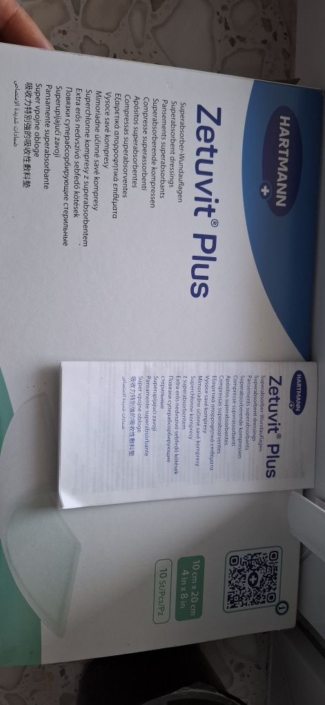 Opatrunki HARTMANN - 413 711 - Zetuvit Plus - 10 x 20 cm - 9 szt.