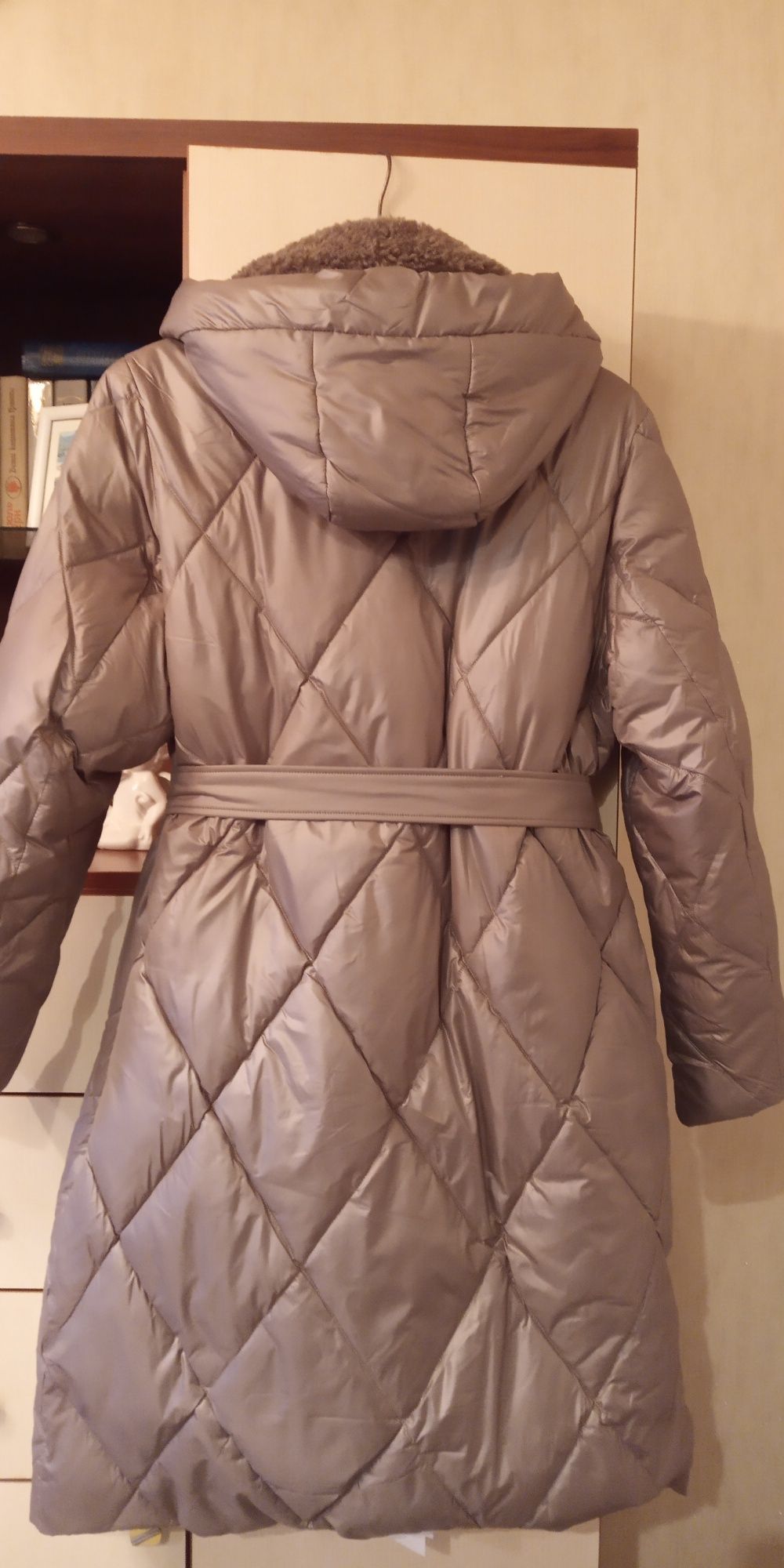 Зимнее женское пальто (новое)
