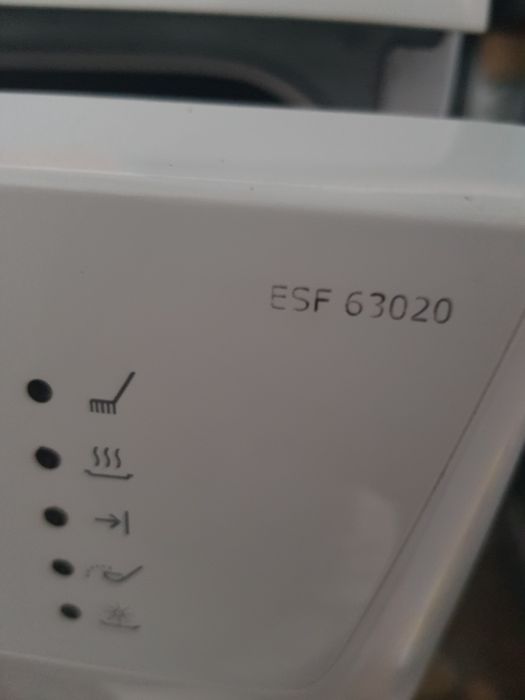 Maquina lavar loiça electrolux esf63020
