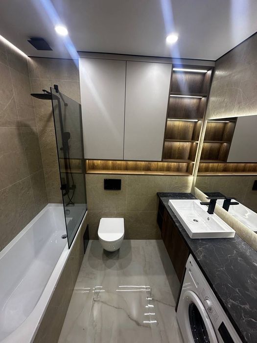 Продаж готової 1 км квартири біля парку та озера