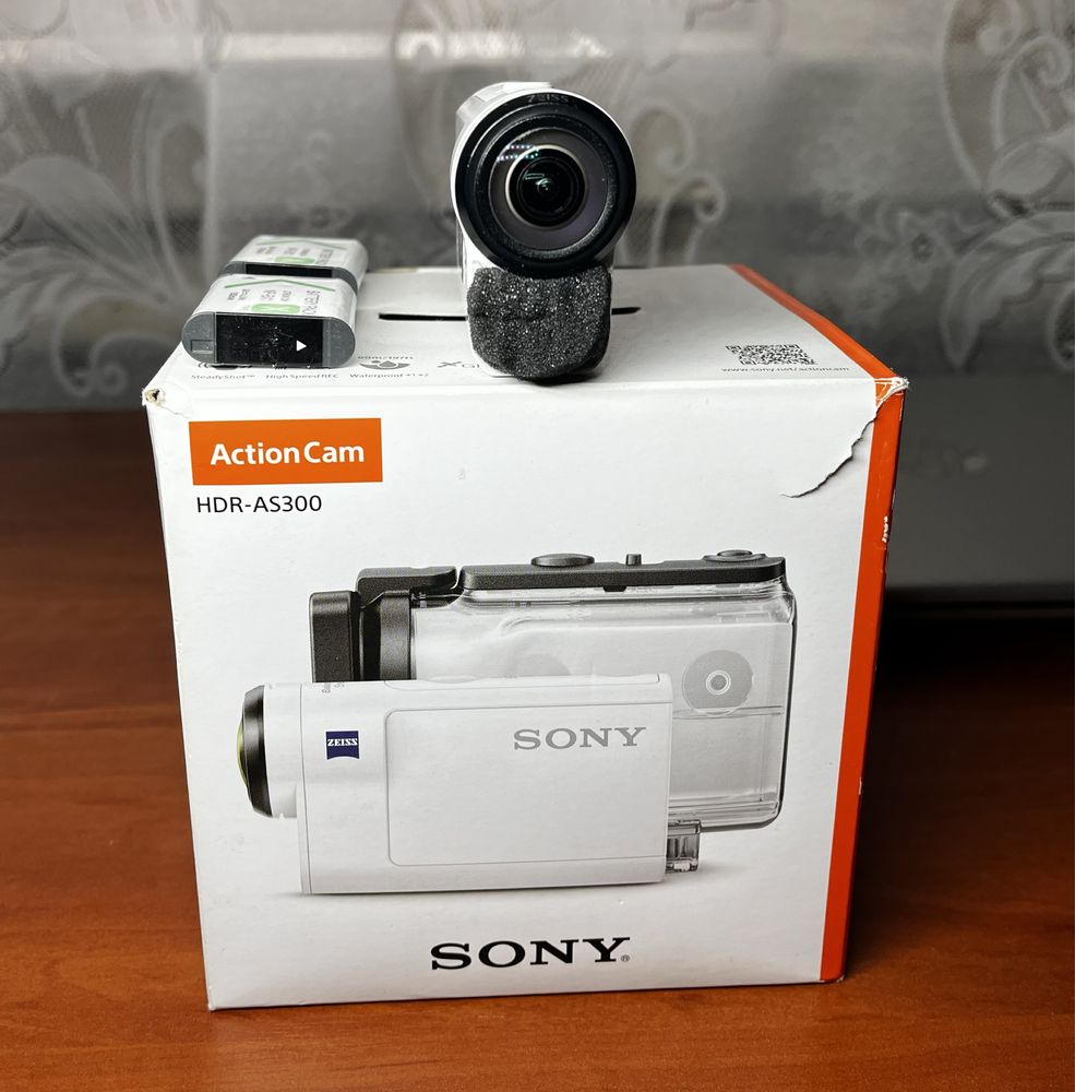 Экшн-камера SONY HDR-AS300