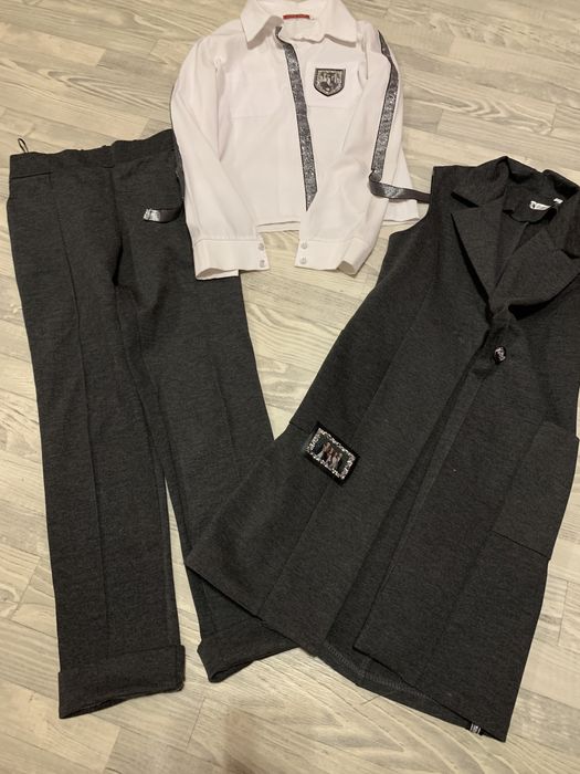 Школьный костюм серый кардиган брюки и блузка 9-11 лет