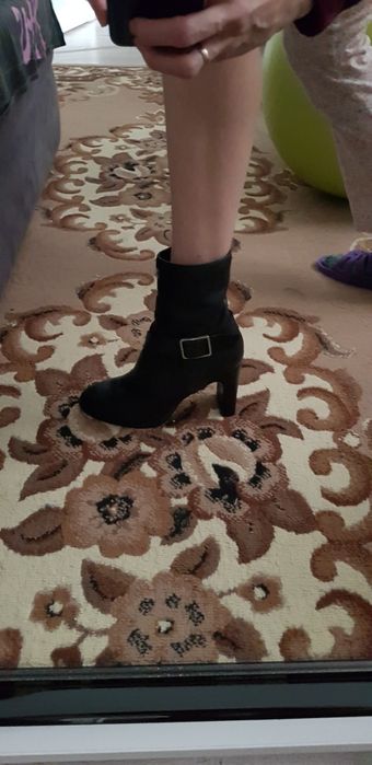 Черевики ботинки жіночі шкіряні 38-39, 25,5см,демі ботильоны каблук