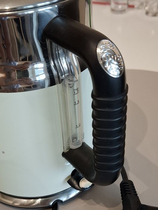 Электрочайник Russell Hobbs Retro