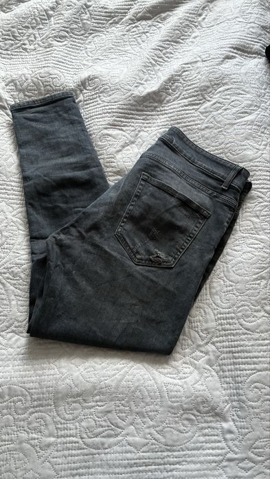 Czarne dzinsy zara man XL/42 z dziurami