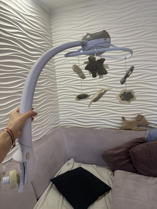 Музикальний мобіль з проєктором