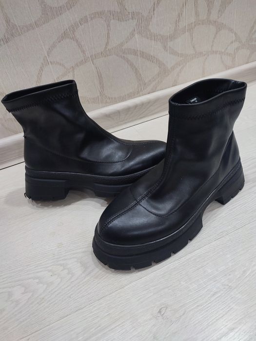 Ботінки жіночі Чоботи Sinsay в ідеальному стані як нові