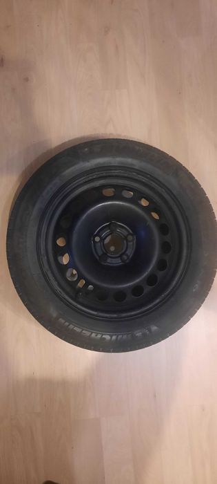 Запаска 215/55/16 (Michelin)