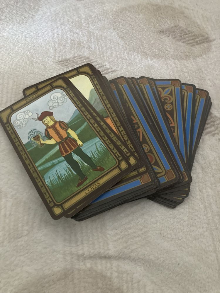 Tarot dourado perfeito como novo