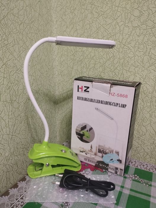 LED Лампа HZ-5868 в рабочем состоянии