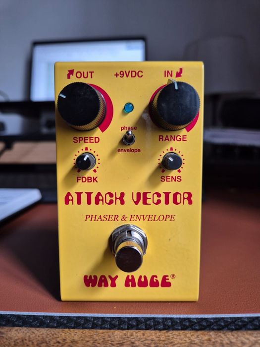 Pedais guitarra UAD Dream, Hudson Broadcast e Way Huge Attack Vector