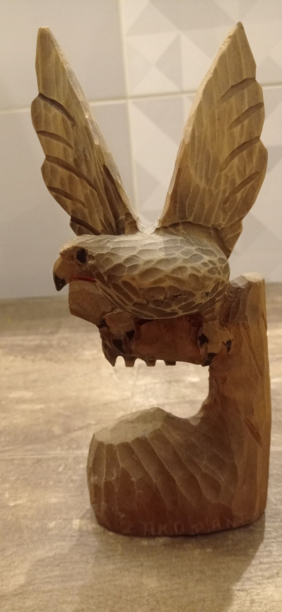 Rzeźba drewniana orzełek